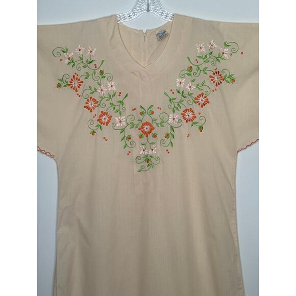 Vintage Leandra Embroidered Floral Caftan peach Dress flutter sleeves medium - Picture 3 of 16